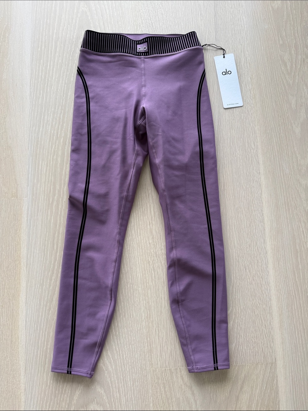 ALO Yoga Airlift high waist Leggings with Black Side Stripes